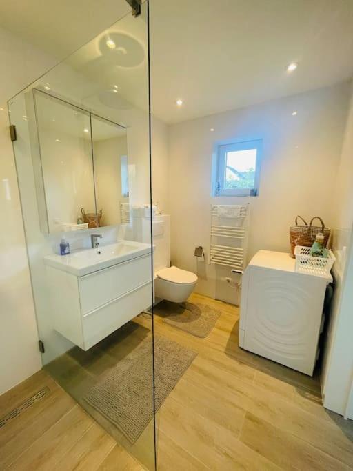 Prachtig Guesthouse Met Gratis Parkeren Maasmechelen Extérieur photo