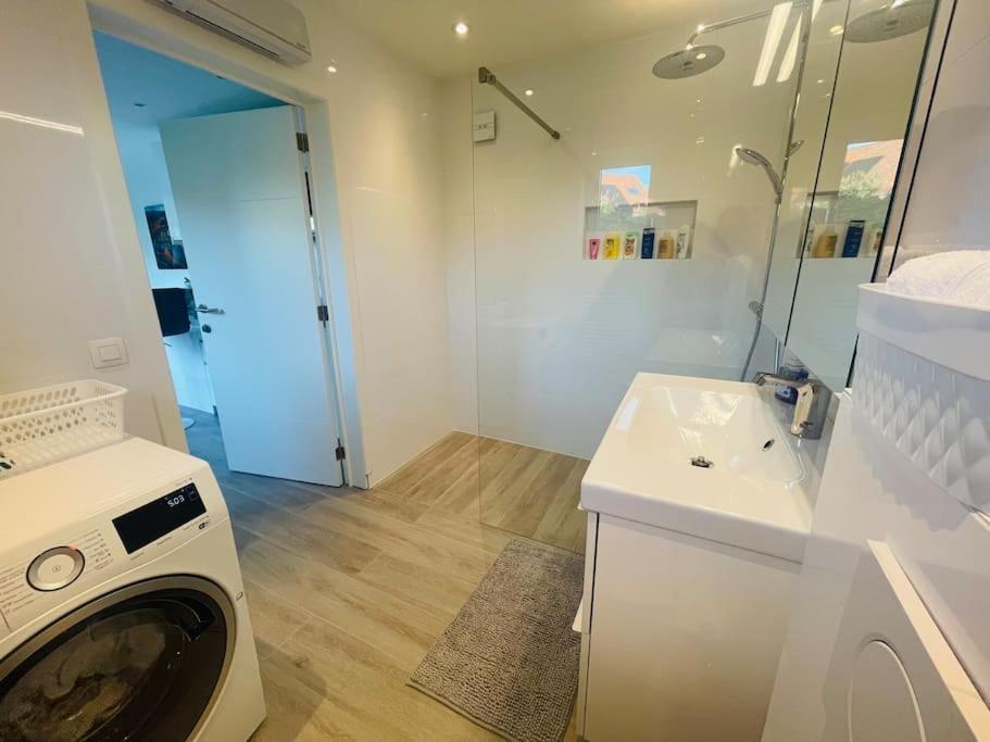 Prachtig Guesthouse Met Gratis Parkeren Maasmechelen Extérieur photo