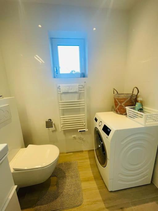Prachtig Guesthouse Met Gratis Parkeren Maasmechelen Extérieur photo
