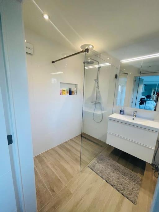 Prachtig Guesthouse Met Gratis Parkeren Maasmechelen Extérieur photo